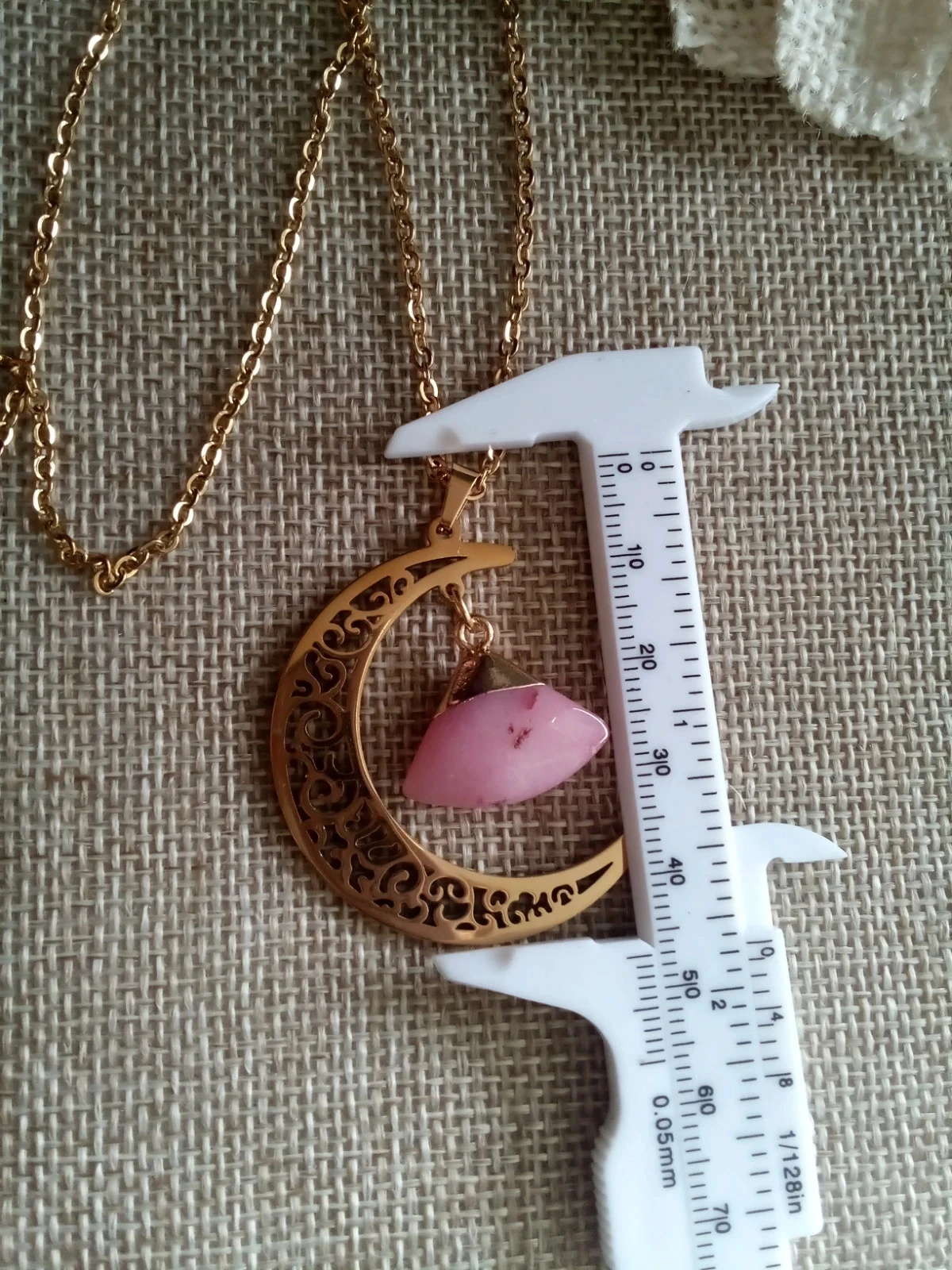 Collier lune filigranée et pierre quartz rose – photo 3
